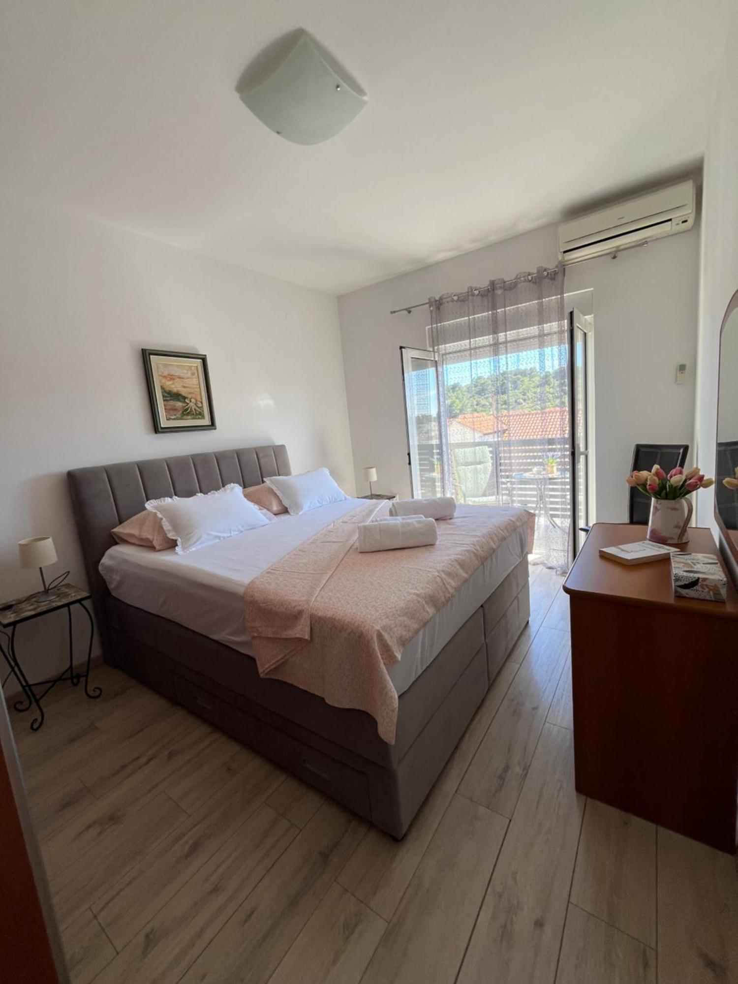 Apartment Bozo Хвар Екстериор снимка