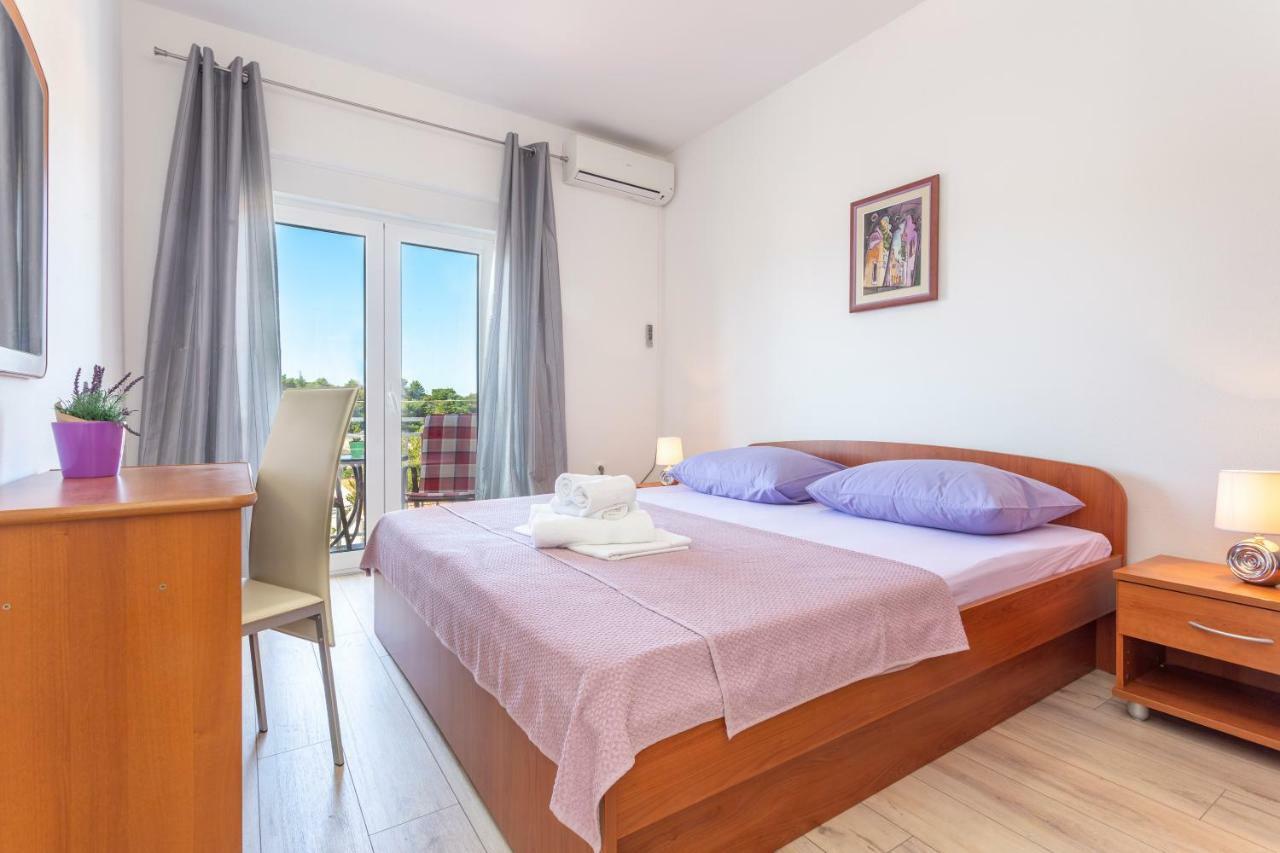 Apartment Bozo Хвар Екстериор снимка